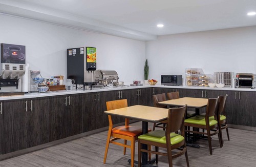 Saint John Hotel | Travelodge Suites by Wyndham Saint John