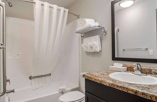 Estevan Hotel | Travelodge Suites by Wyndham Estevan