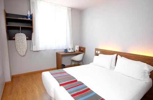 Manises Hotel | Travelodge Valencia Aeropuerto