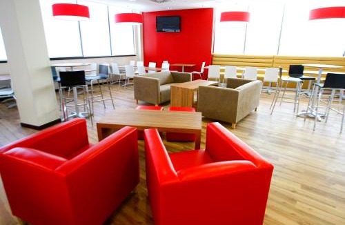 Manises Hotel | Travelodge Valencia Aeropuerto
