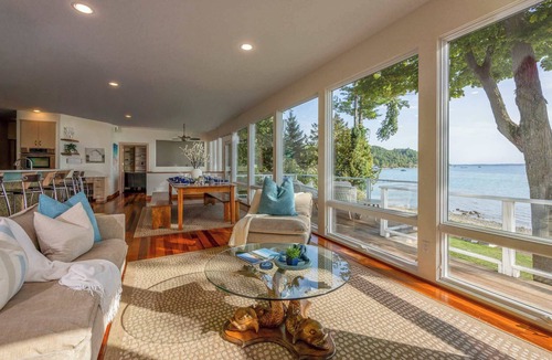 Traverse City House | Traverse City Lakefront: Beach, Dock & Hot Tub!