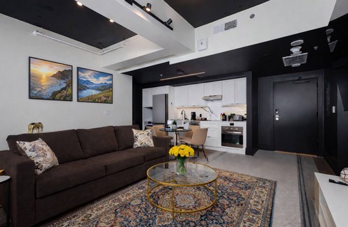 Downtown San Antonio Condo | Travis by Stylish Stays