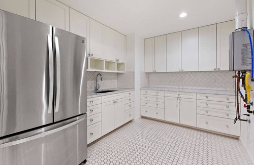 Greater South River City House | Travis Heights Oasis: Pool & walk to S. Congress