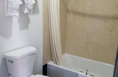 Oakland Hotel | Travis Lodge Motel 16