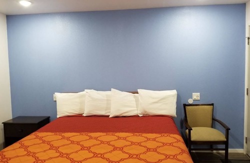 Oakland Hotel | Travis Lodge Motel 16