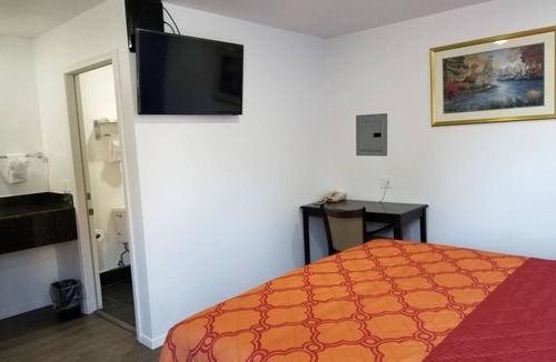 Oakland Hotel | Travis Lodge Motel 16