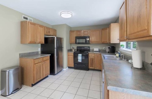 Rossville House | Travis' Place - Convenient & Affordable Location!