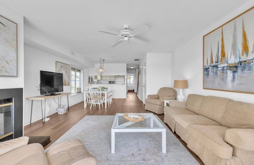 North Carolina Coast House | ☀️Tre Sorelle: Canal Front Decks, Boat Slip, Gas Grill. Close to Beach☀️