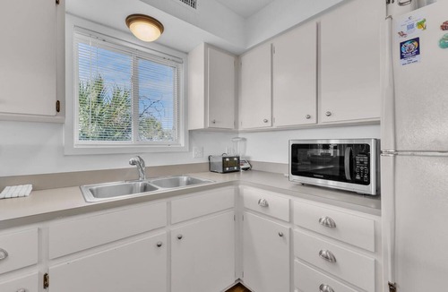 North Carolina Coast House | ☀️Tre Sorelle: Canal Front Decks, Boat Slip, Gas Grill. Close to Beach☀️