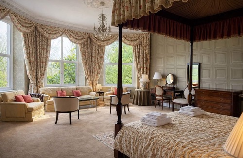 Capel Coch Hotel | Tre-Ysgawen Hall