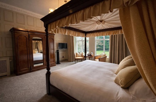 Capel Coch Hotel | Tre-Ysgawen Hall