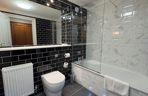 Capel Coch Hotel | Tre-Ysgawen Hall