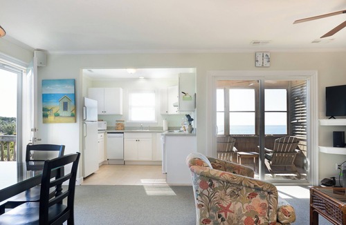 Ocracoke Cottage | Treasure Chest/Charming 1 BR Waterfront Accommodation