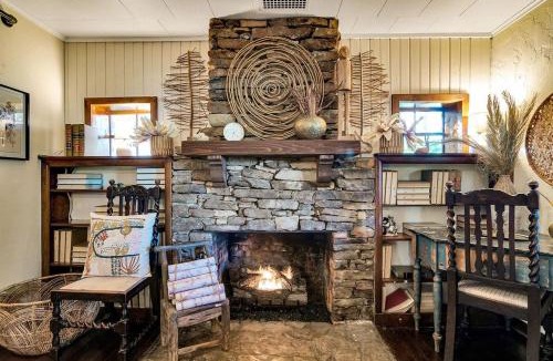 Branson House | Treasure Cottage