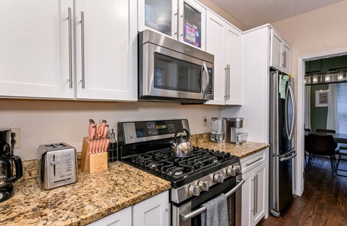 Tremont House | Treasure in Tremont! Sleeps 12!