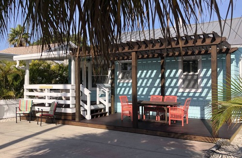 Treasure Island House | Treasure Island Beach Cottage Steps from Beach Access