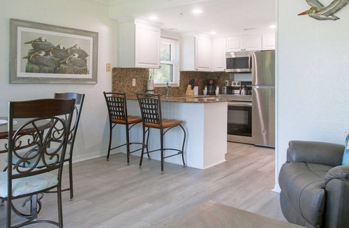 Treasure Island Condo | Treasure Island Beach Front Renovated with Great Sunsets South Beach 208