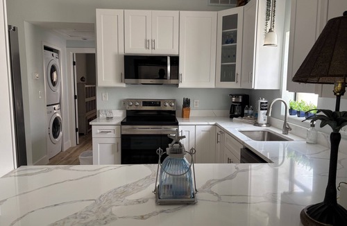 Treasure Island House | Treasure Island Beach House 200 yards to Beach and short walk to John's Pass