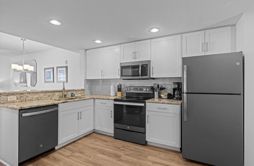 Treasure Island Condo | Treasure Island: 2BR Beach Escape