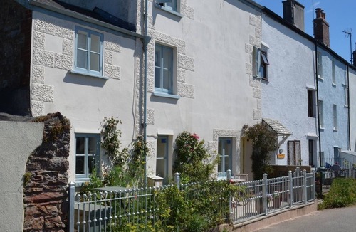 Kingsand Cottage | TREBYAN, pet friendly, with open fire in Kingsand And Cawsand