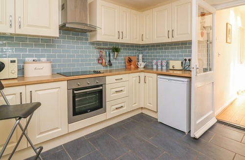 Rhayader House | TREDERWEN, pet friendly, country holiday cottage in Rhayader