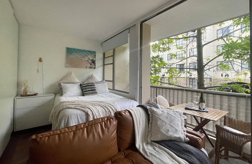 Rushcutters Bay Apartment | Tree-Adorned Studio by the Water