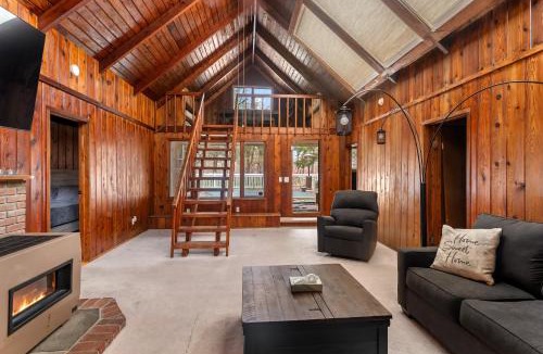 East Quogue House | Tree Canopy Oasis