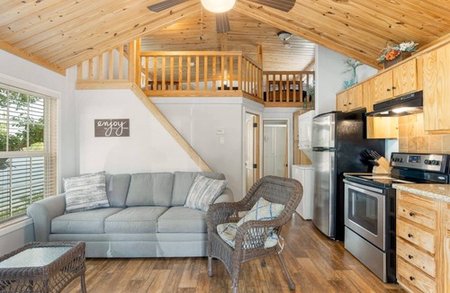 Sperry Cottage | Tree House at CrossTimbers Marina