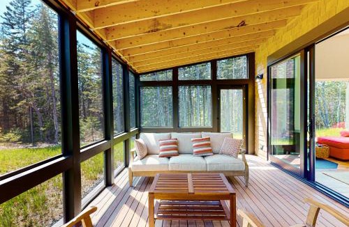 Tenants Harbor House | Tree House at Harts Neck