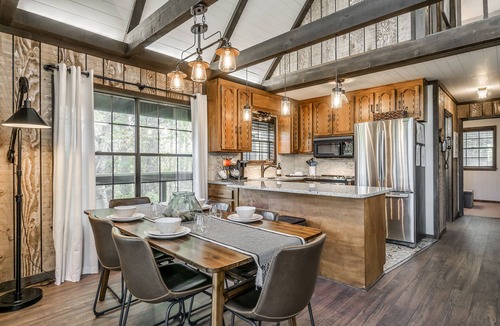 Smithville Ski Chalet | Tree House Center Hill Lake
