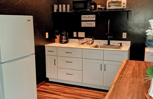 Volcano Cabin | Tree House in Volcano Rainforest with a Hot Tub