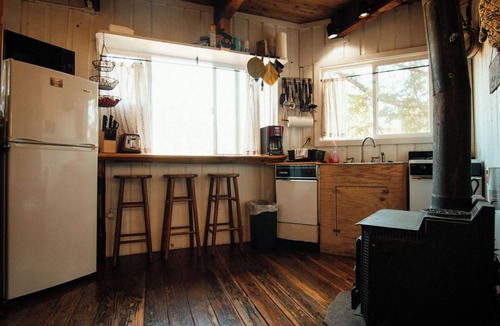 White Salmon Cabin | Tree House Tranquil-A-Tree Romantic Escape