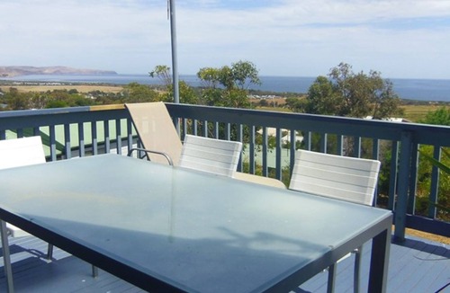 Normanville House | Tree Top - 4 Robert Norman Street
