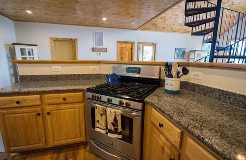 Luray Cabin | Tree Top cabin on the Shenandoah River