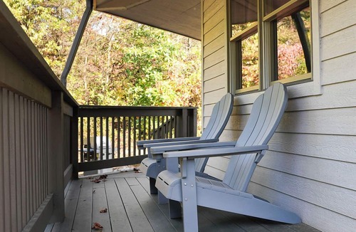 Logan Cabin | Tree Top - Hosted by The Chalets