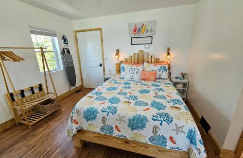 Madison-on-the-Lake Apartment | Tree-Top Lake-Front Cottage