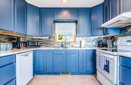 Leamington Cottage | Tree Top Lakehouse - Breathtaking Views & Sunsets