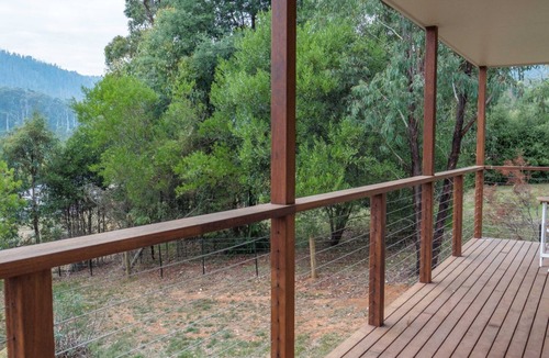 Marysville Cottage | TREE TOP - Perfect Cozy Getaway