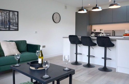 Lulsgate Bottom Cottage | Tree Tops - a family retreat that sleeps 6 guests in 3 bedrooms