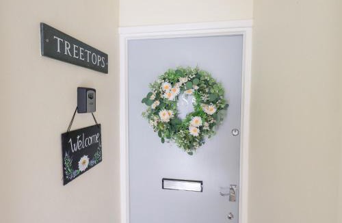 Bowness-on-Windermere House | Tree Tops View