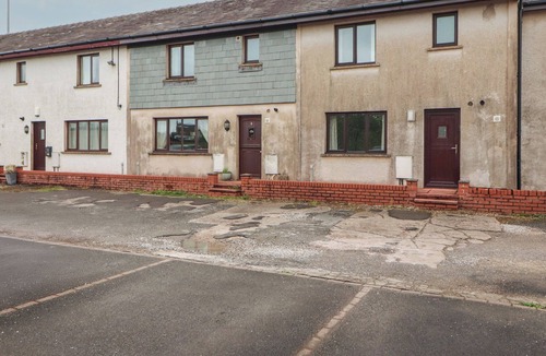 Cleator Moor Cottage | TREE VIEW, pet friendly in Cleator Moor