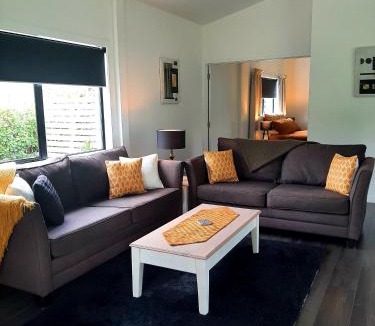 Whakamarama Villa | Tree View Studio