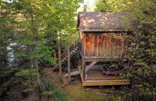 Saint-Faustin-Lac-Carre Cabin | Treehouse #01 in Mont Tremblant overlooking the lake