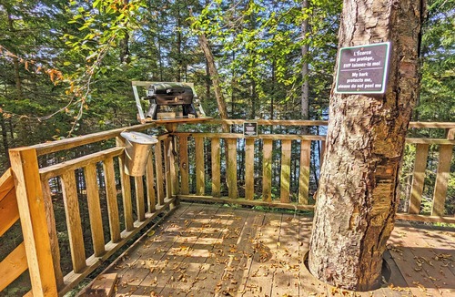 Saint-Faustin-Lac-Carre House | Treehouse #10 (Lakefront)