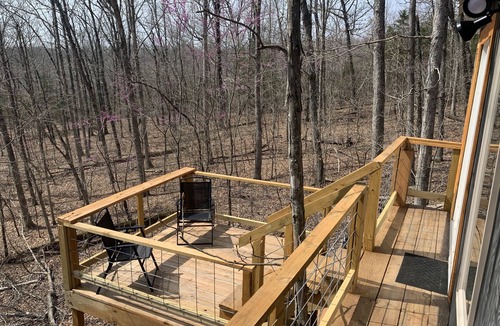 Fletcher Cabin | Treehouse and Hot Tub on 10acres - Pet Friendly!