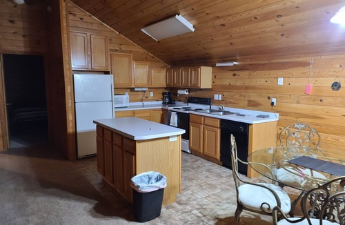 Caledonia Apartment | Treehouse Apartment