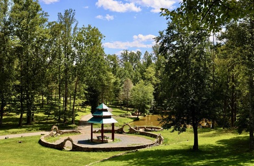 Stanardsville Apartment | Treehouse at the Castle