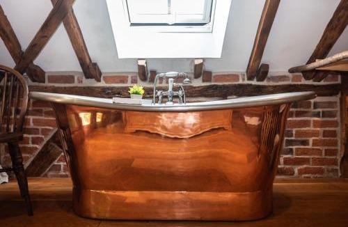 Woolhope House | Treehouse Cottage Spa Retreat