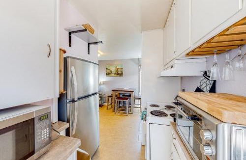 West Slope House | Treehouse Cottage