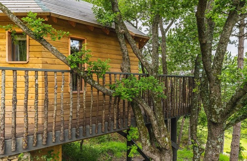 Montreal-les-Sources Cabin | Treehouse 2 people - spa & pool - exceptional view